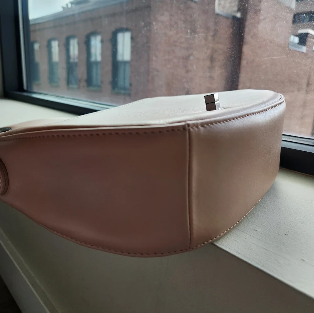 Longchamp Leathet Saddle Crossbody Bag in Blush Pink, Brand New - Picture 12 of 13